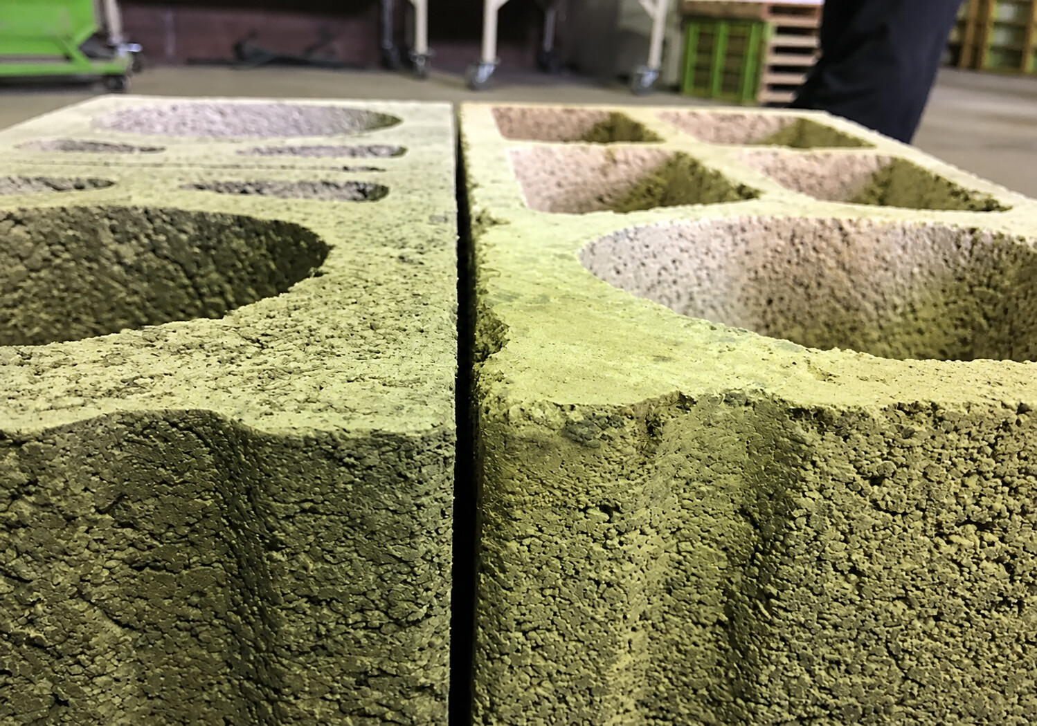 Blocs rectifiés produits sur des planches ASSYX âgées de 13 ans